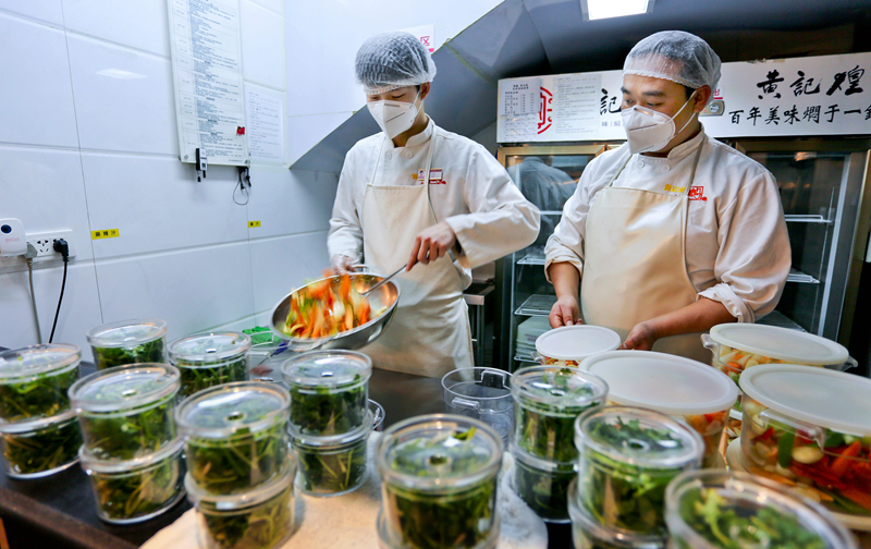 甘肅張掖：生產(chǎn)生活保障類(lèi)行業(yè)逐步恢復(fù)營(yíng)業(yè)（組圖）