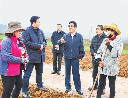 林鐸在隴南調研指導工作時強調 多措并舉到戶到人攻克最后堡壘 確保如期高質量打贏脫貧攻堅戰(zhàn)