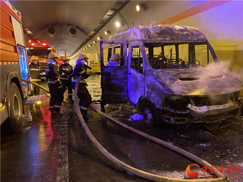 【微視頻】爭(zhēng)分奪秒！蘭州龔家灣消防救援站隧道內(nèi)搶救防疫物資