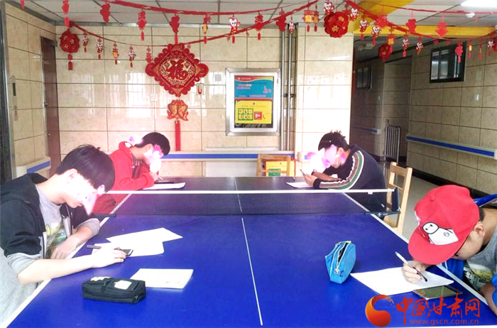 停課不?？?蘭州市兒童福利院組織初三學(xué)生首次線上月考 