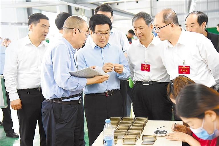 甘肅省深度貧困地區(qū)脫貧攻堅(jiān)現(xiàn)場推進(jìn)會召開 林鐸唐仁健陳志剛李忠講話 孫偉主持