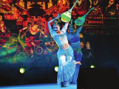 大型主題樂舞《敦煌·絲路情》炫動黃河之濱