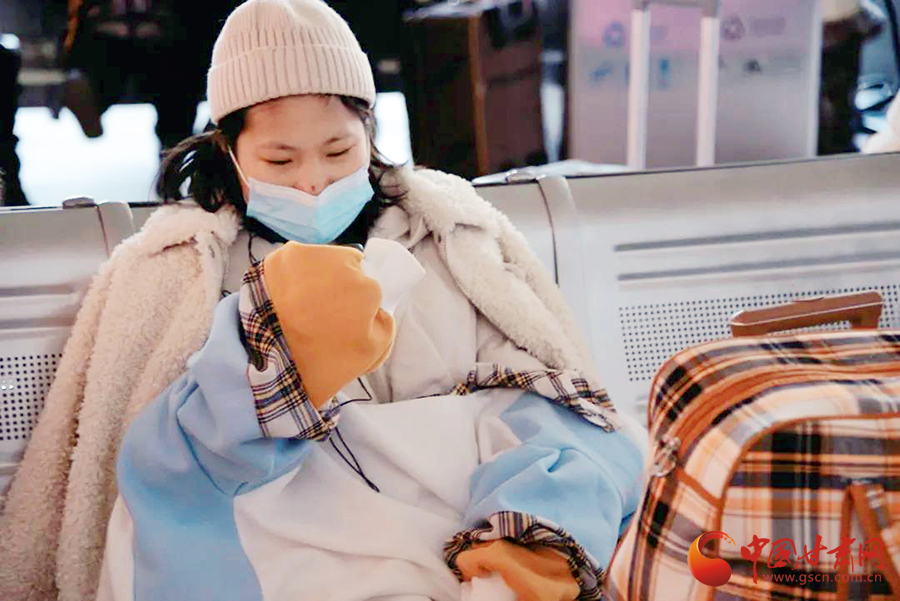 春運(yùn)故事：歸途的車站，有溫情、愛(ài)情，還有堅(jiān)守