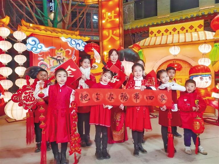 中共蘭州市委宣傳部出品 原創(chuàng)音樂(lè)電視《全家?！?向全市人民拜年！