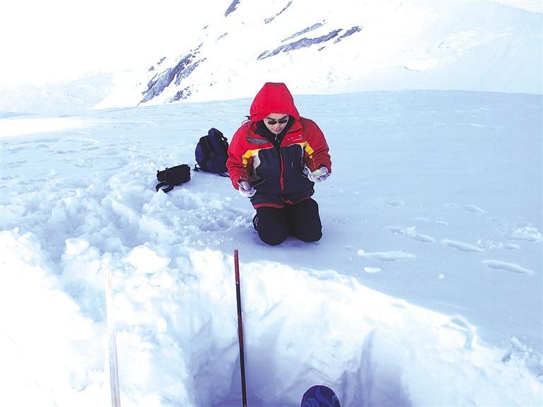 中科院西北研究院研究員李宗?。浩钸B山上的“守望者”