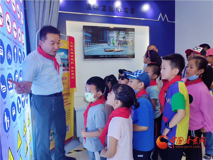 蘭州市取消向義務(wù)教育階段學(xué)生免費(fèi)提供教輔材料政策