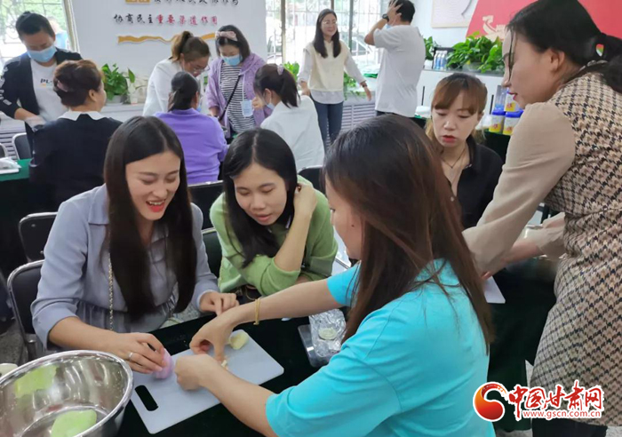 解鎖新技能！蘭州七里河區(qū)秋天的第一份手工月餅來了