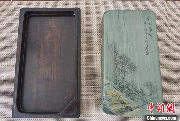 圖為盧保勝為提升洮硯文化內(nèi)涵，制作“一硯一銘、一盒一拓”成品展示?！堟?攝