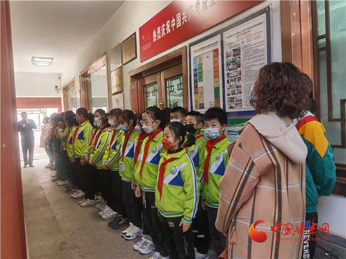 蘭州西站小學(xué)社會(huì)實(shí)踐活動(dòng)走進(jìn)社區(qū)快樂多