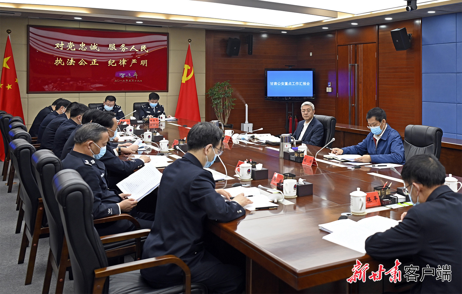 【甘快看】尹弘在甘肅省公安廳調(diào)研時(shí)強(qiáng)調(diào)：堅(jiān)持政治建警鍛造公安鐵軍，全力以赴防風(fēng)險(xiǎn)保安全護(hù)穩(wěn)定