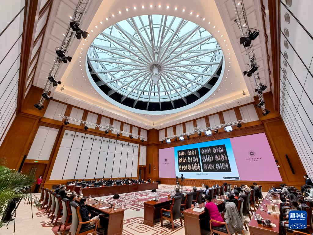 3月18日，“中國社會科學(xué)院考古學(xué)論壇·2021年中國考古新發(fā)現(xiàn)”進(jìn)行入選項(xiàng)目報(bào)告環(huán)節(jié)（手機(jī)照片）。