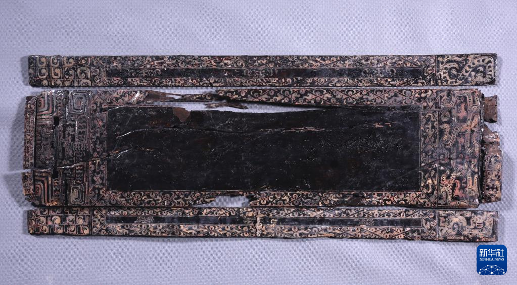 江西樟樹市國字山戰(zhàn)國墓葬出土漆瑟（資料圖）。
