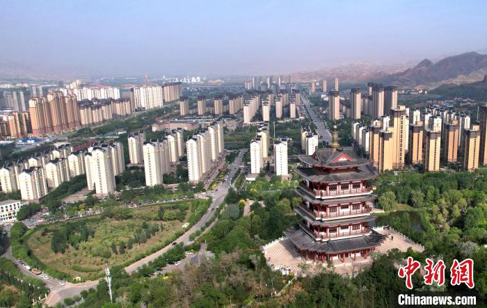 圖為“南涼古都”樂都朝陽山片區(qū)的今朝。　薛蒂 攝