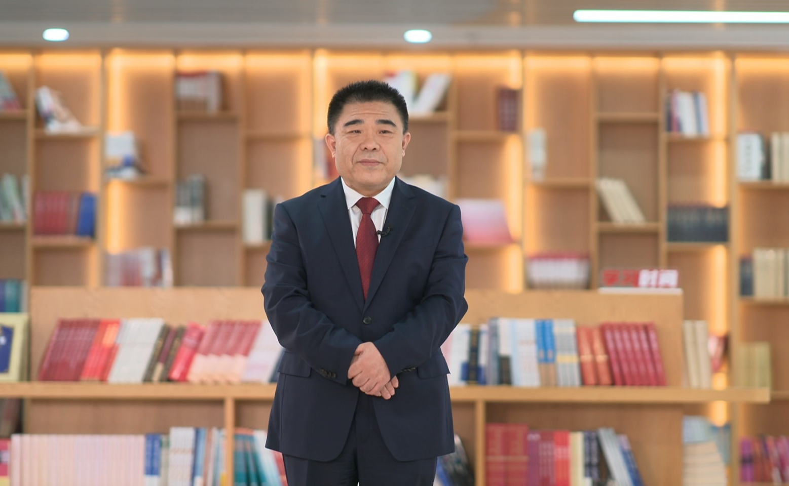 作風問題核心是黨同人民群眾的關系問題