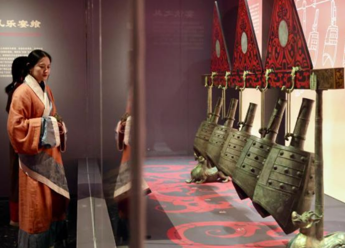 百余件/套?；韬钅拐蛊妨料啾本? />
<span></span>
<em>百余件/套?；韬钅拐蛊妨料啾本?/em>
</a>
</li>      </ul>
</div>
<div style=